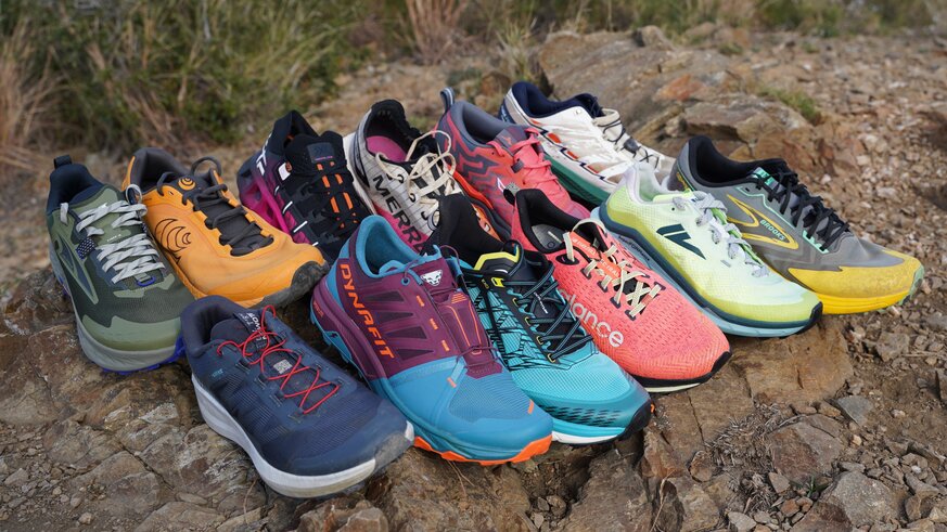 En este reportaje te mostramos nuestra seleccin de 12 zapatillas ideales para correr maratones de Trail Running. Las mejores zapatillas de Trail Running del ao para un Maratn de montaa es un artculo comparativo entre los modelos que ms nos han gustado en nuestras pruebas del ltimo ao para correr las carreras que van de los 30 a los 50km de distancia. Te ayudamos a encontrar las zapatillas que ms se adaptan a tus caractersticas para este tipo de carreras de montaa.